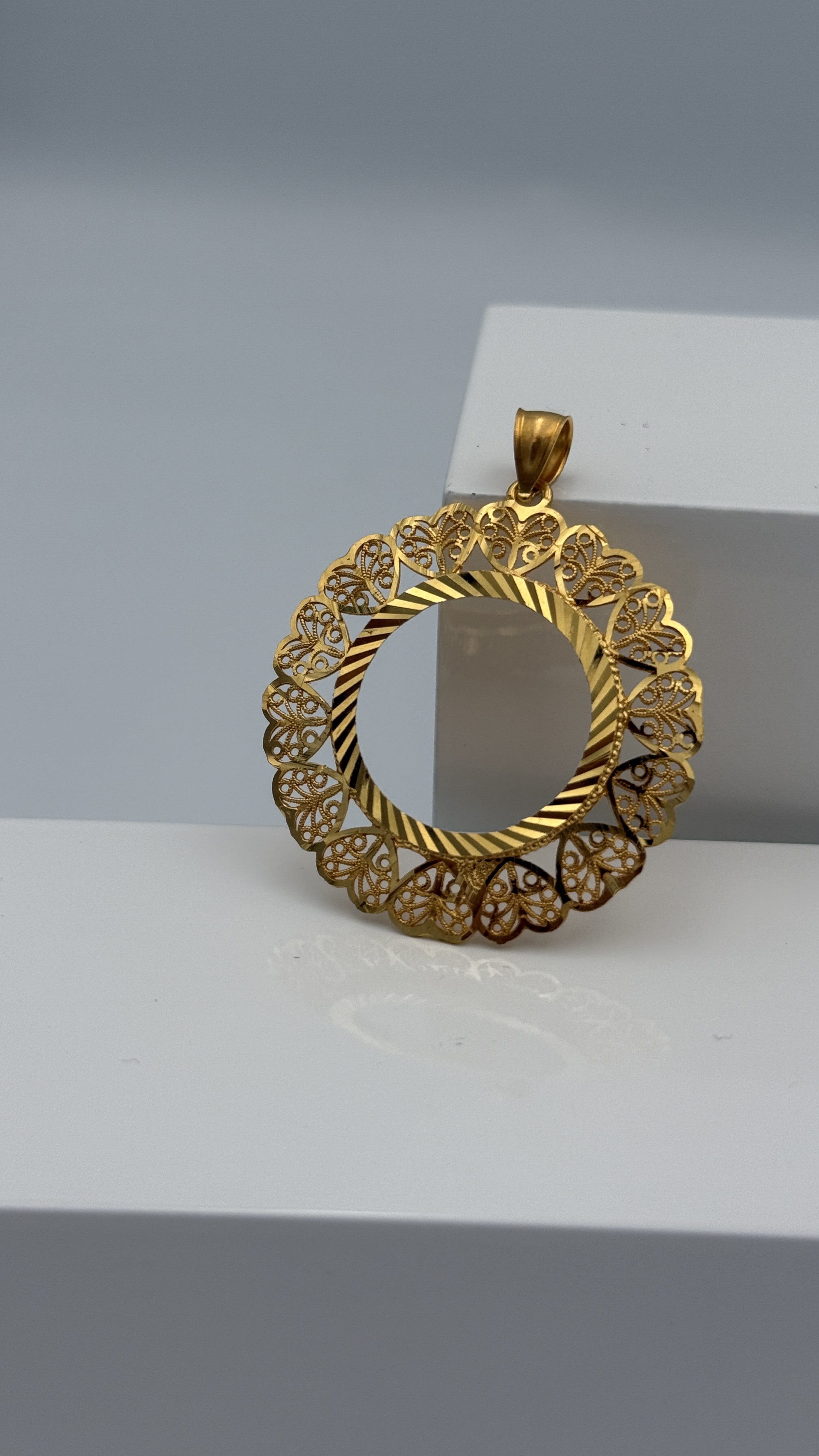 21K Gold Frame Pendant