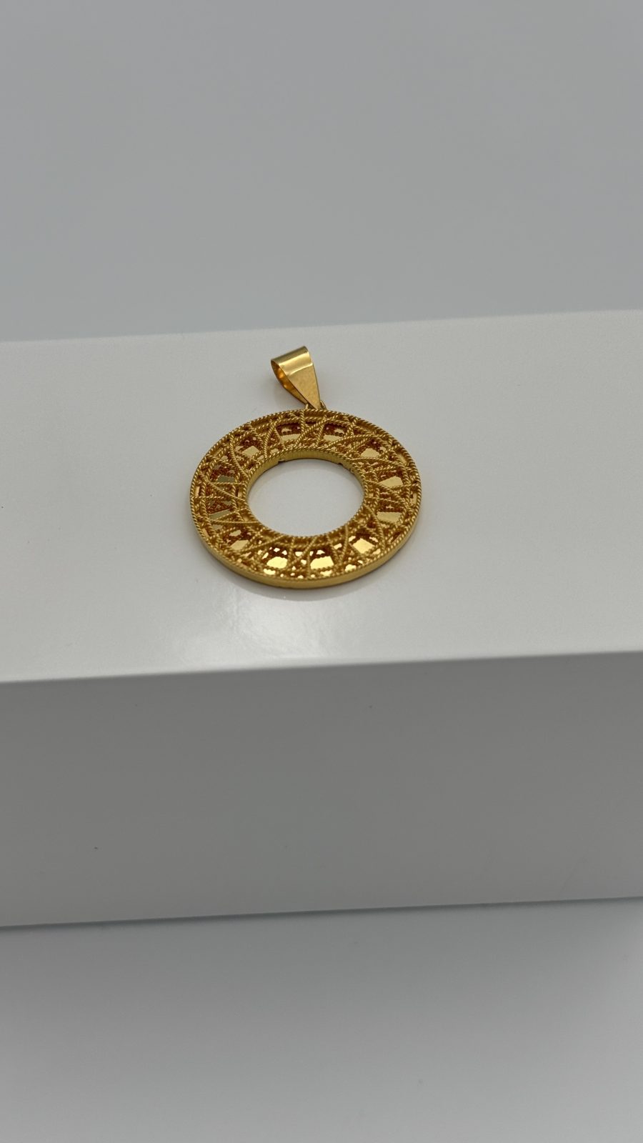 21K Gold Circle Pendant