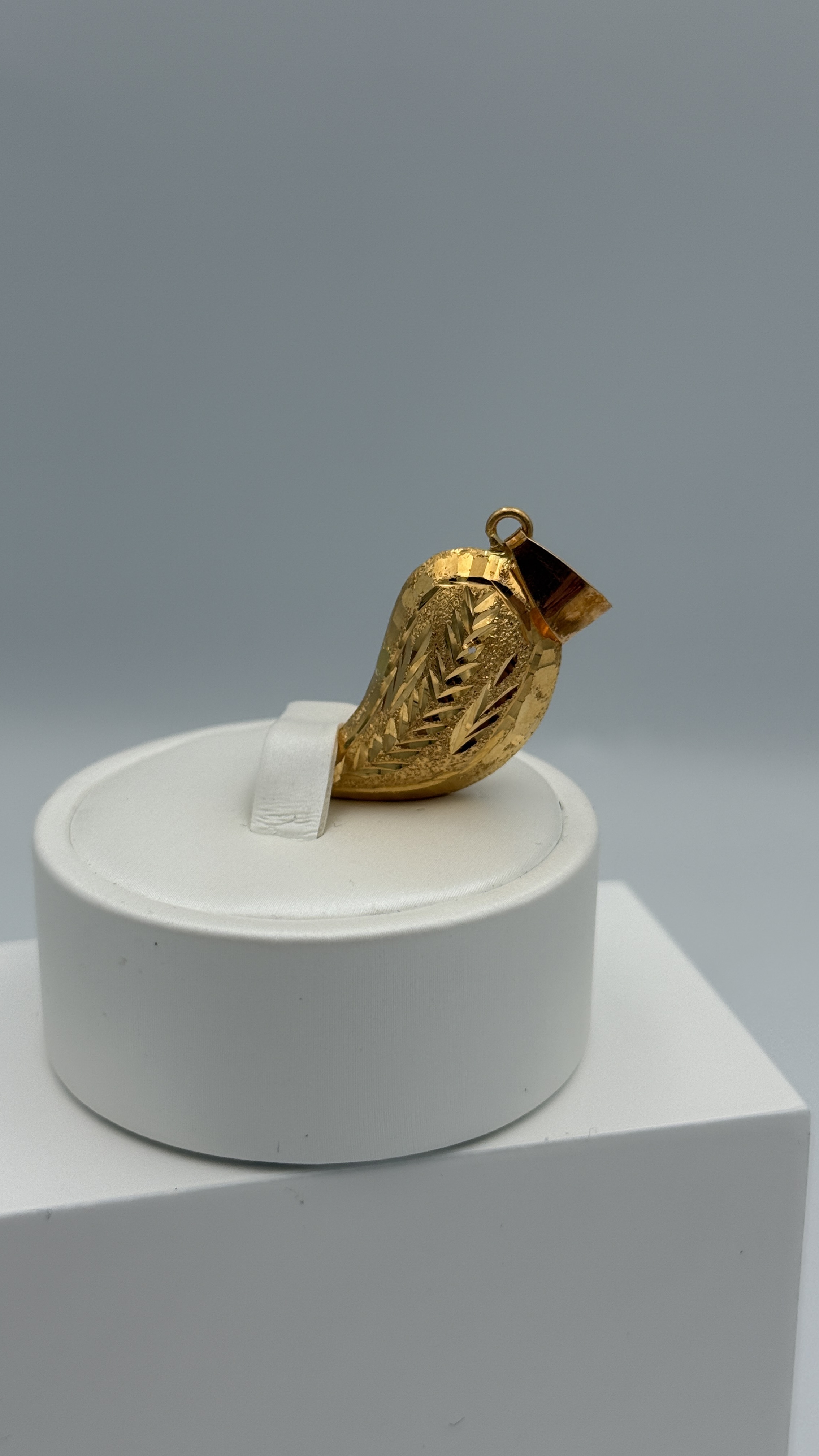 21K Gold Loza Pendant