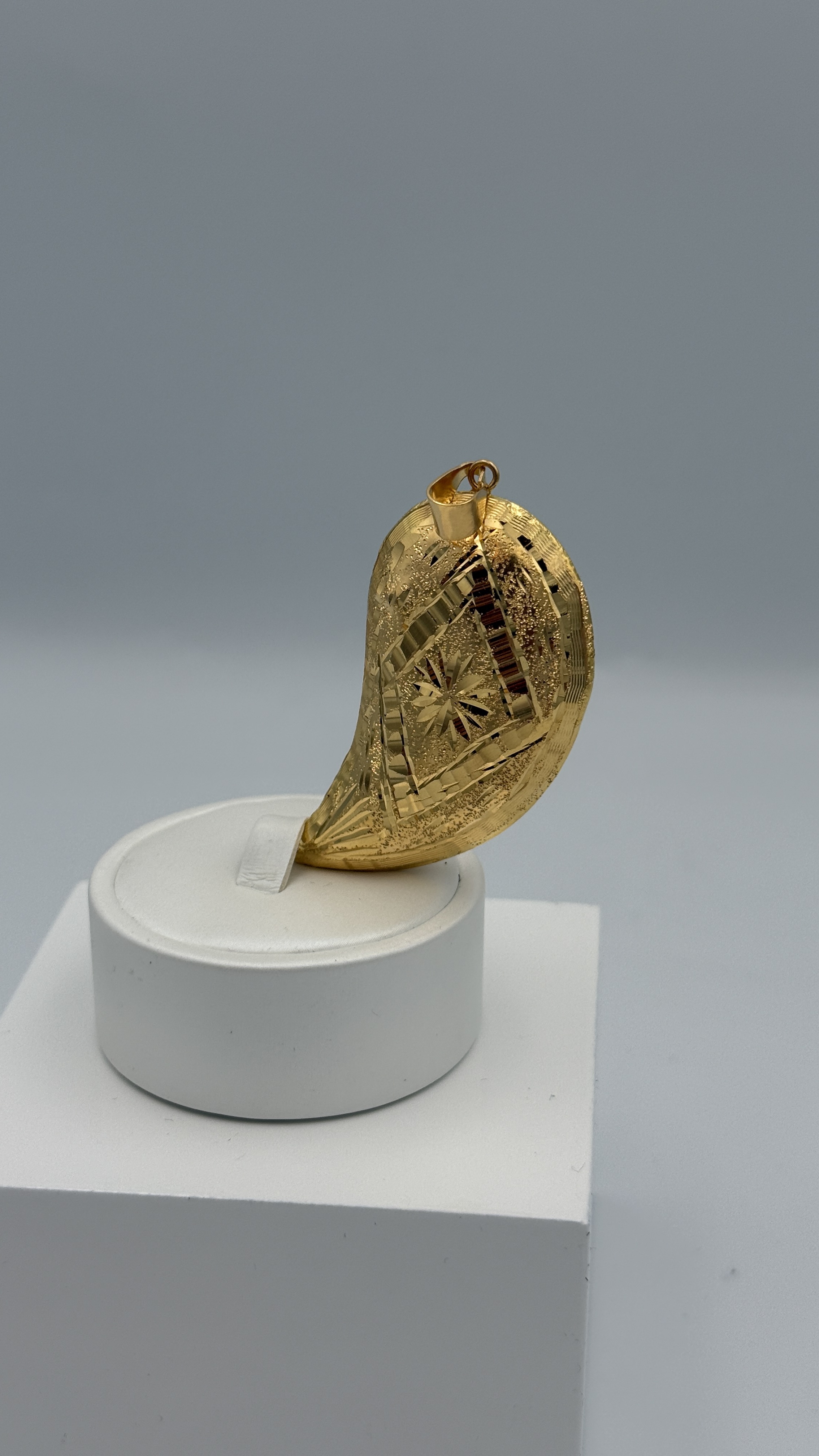 21K Gold Loza Pendant