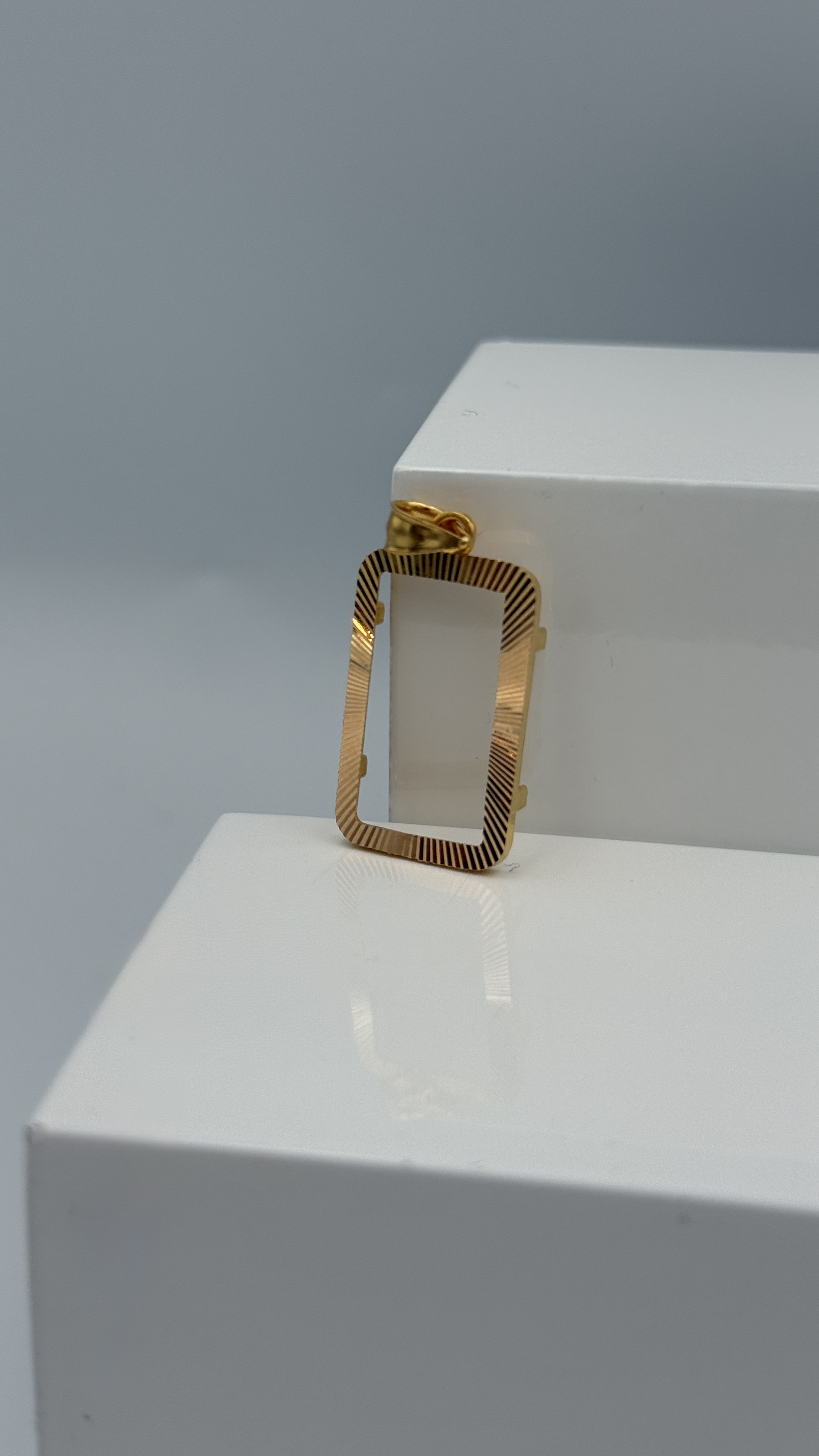 21K Gold Frame Pendant